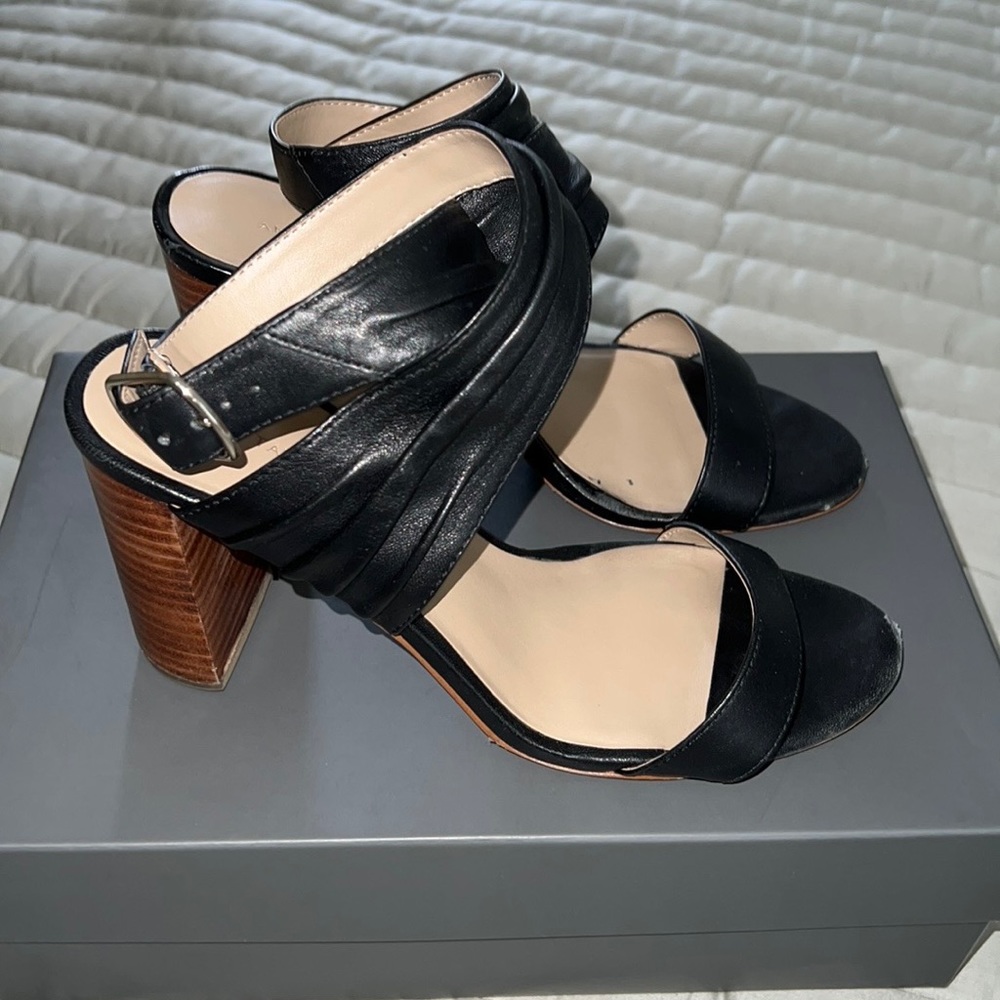 💥ANN TAYLOR Gladys Sandal 💥